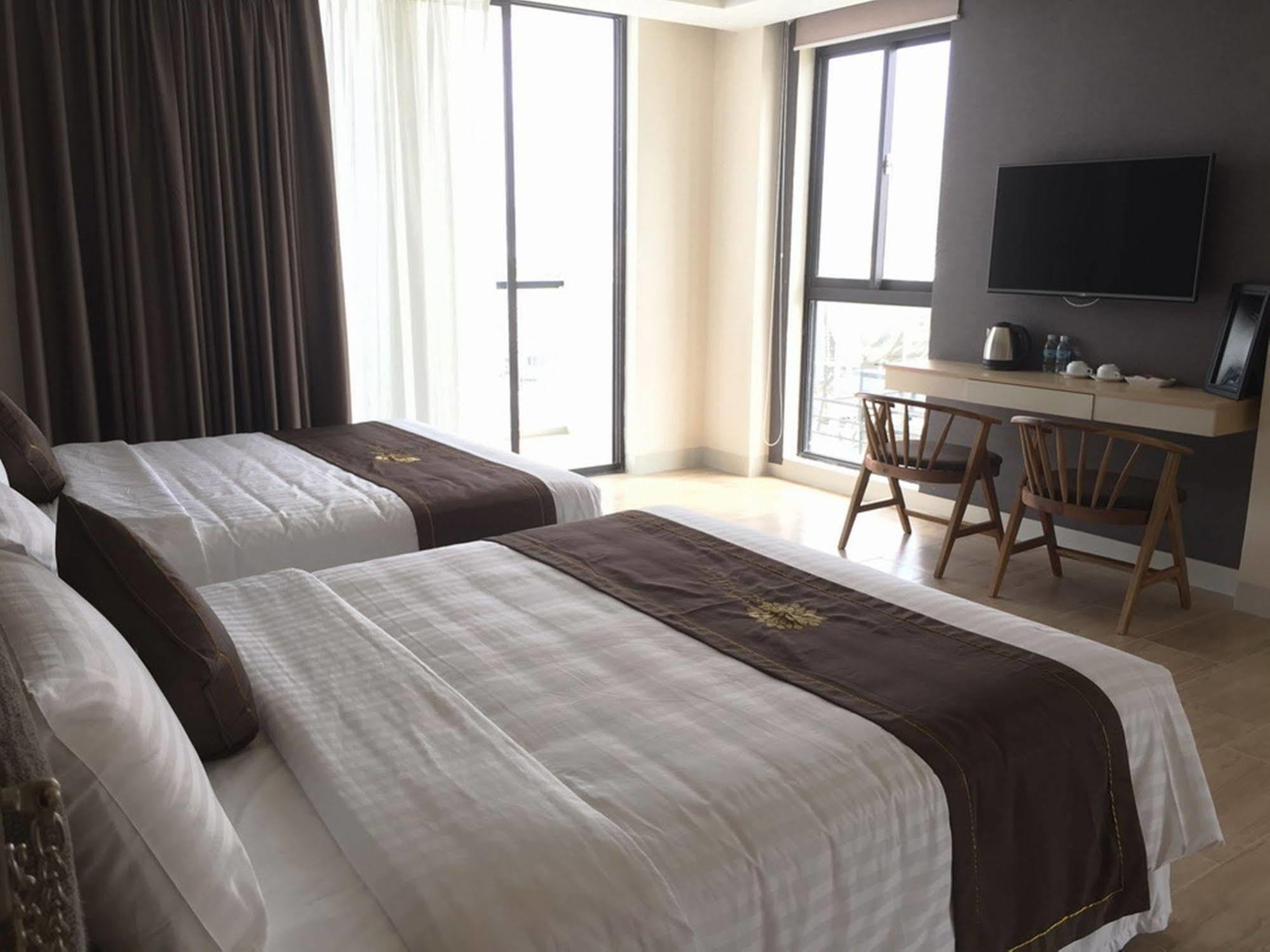 Daisy Hotel Nha Trang Exteriör bild