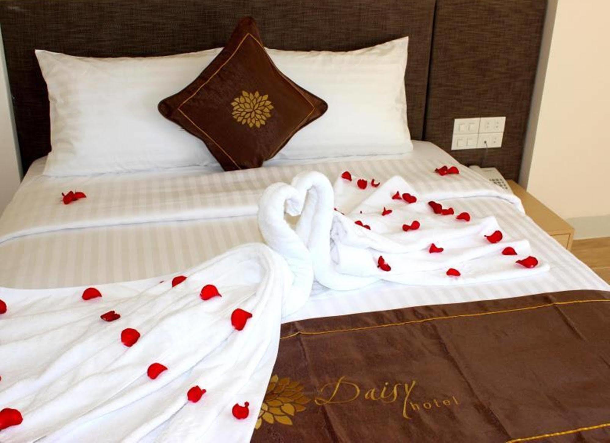 Daisy Hotel Nha Trang Exteriör bild