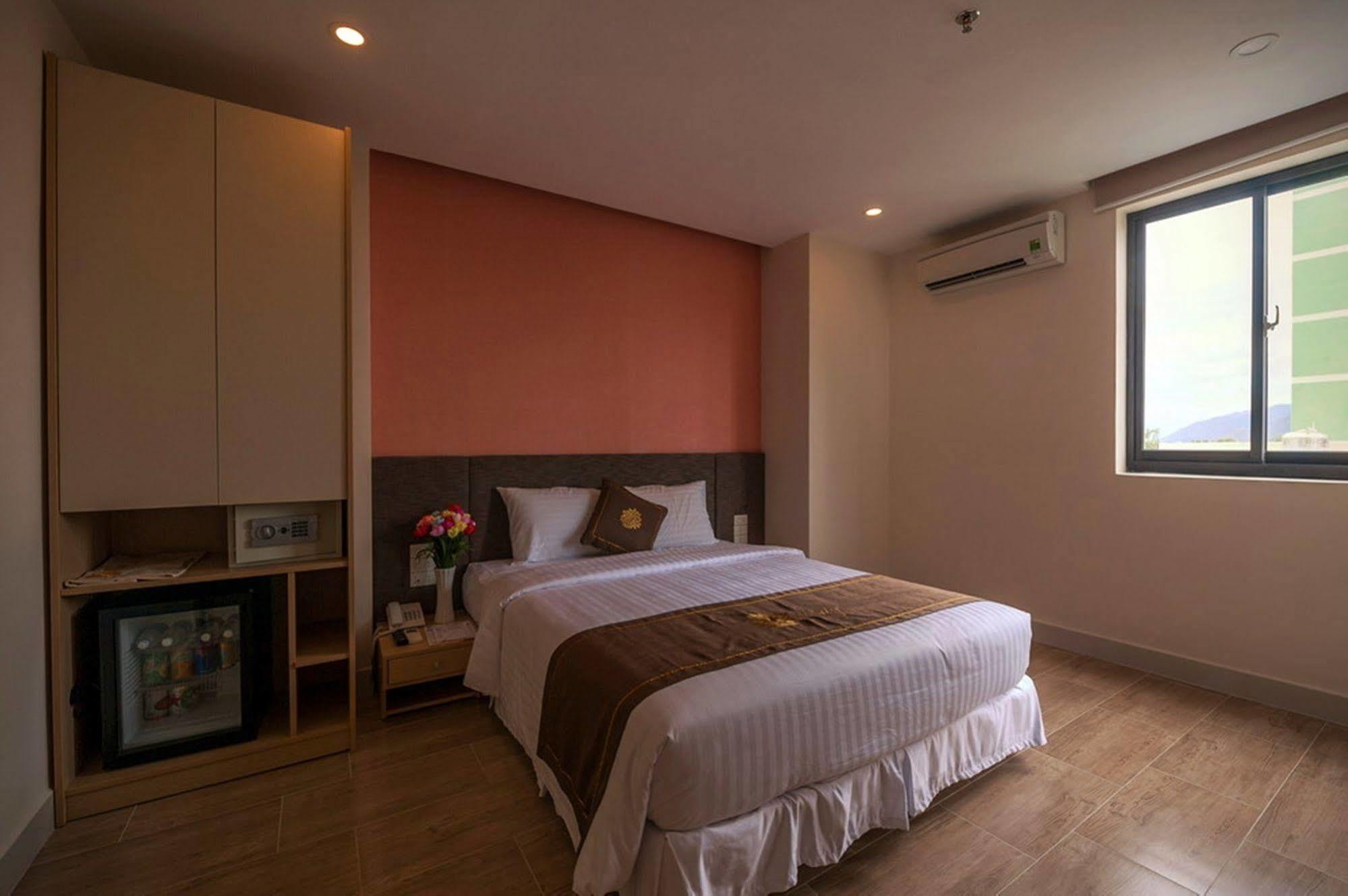 Daisy Hotel Nha Trang Exteriör bild