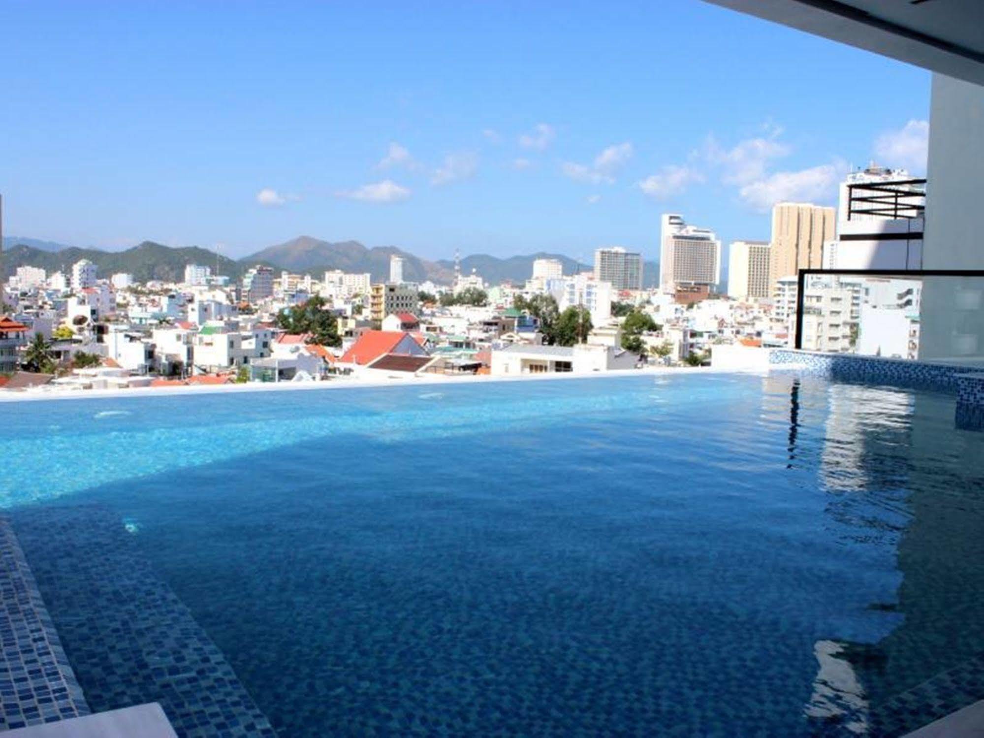 Daisy Hotel Nha Trang Exteriör bild