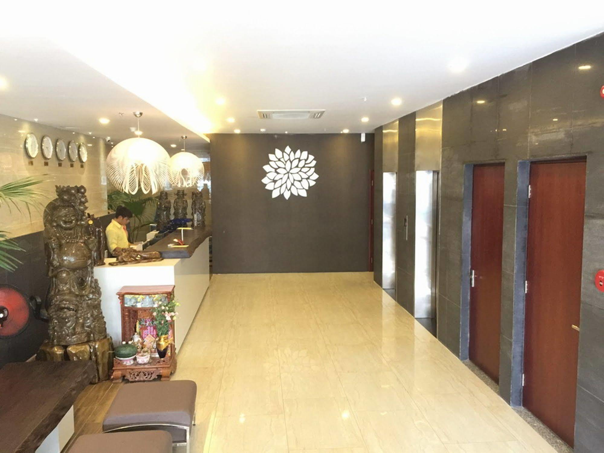 Daisy Hotel Nha Trang Exteriör bild